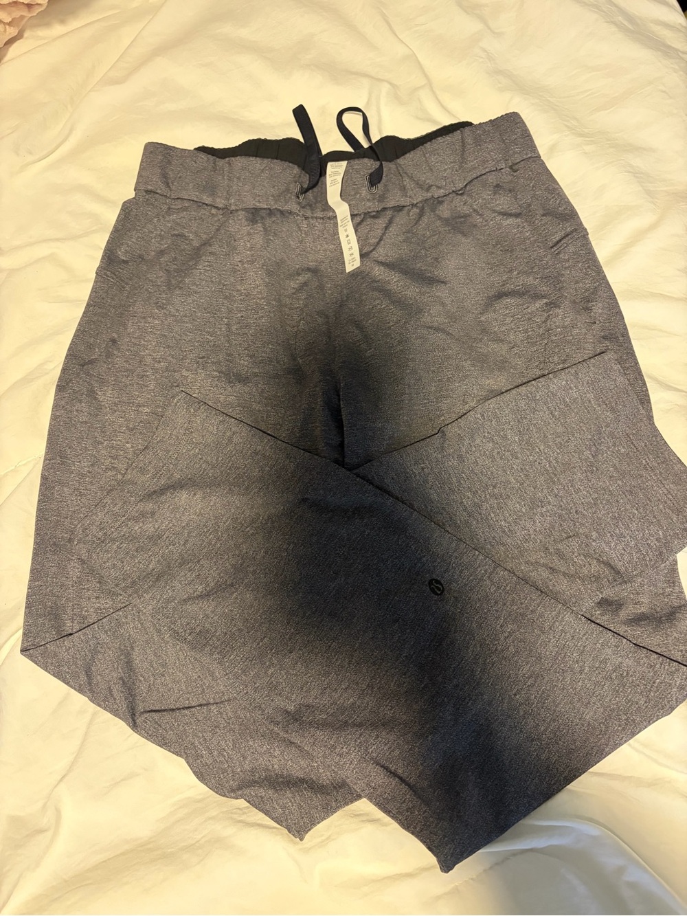 Lululemon on the fly joggers